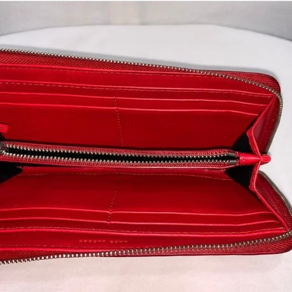 Marc Jacobs Bubble Hearts Patent Leather Zip Wallet - Picture 3 of 9